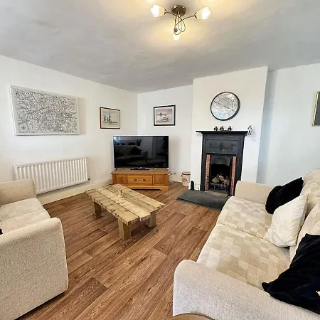 Ferienhaus Hundy Cottage, *